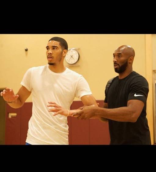 开云体育官网-塔图姆:科比去世后有人试图诋毁他的职业生涯 这种行为是懦弱的