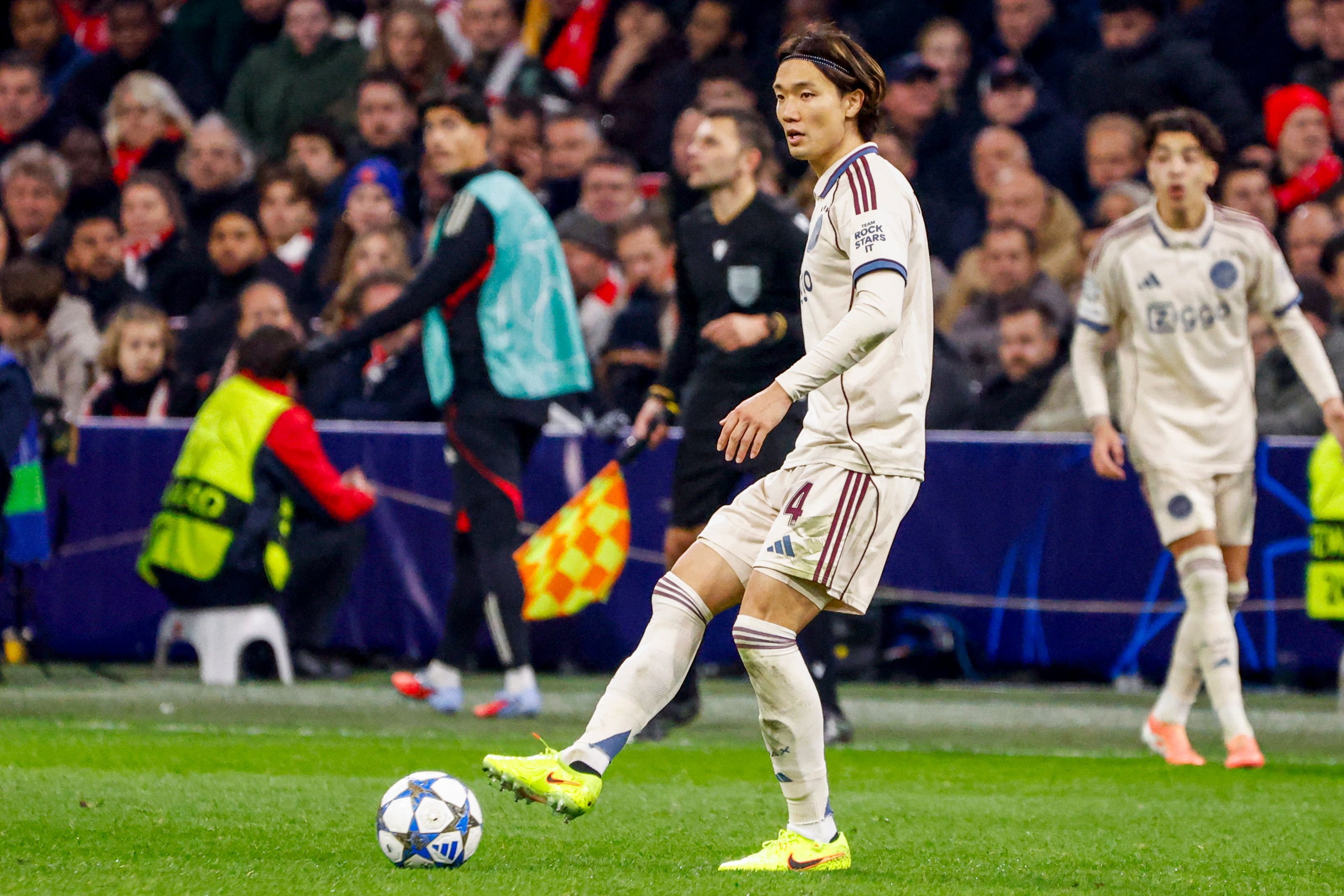 开云体育官网-图片报:门兴冬窗因资金问题未能签回板仓滉,夏窗会继续尝试