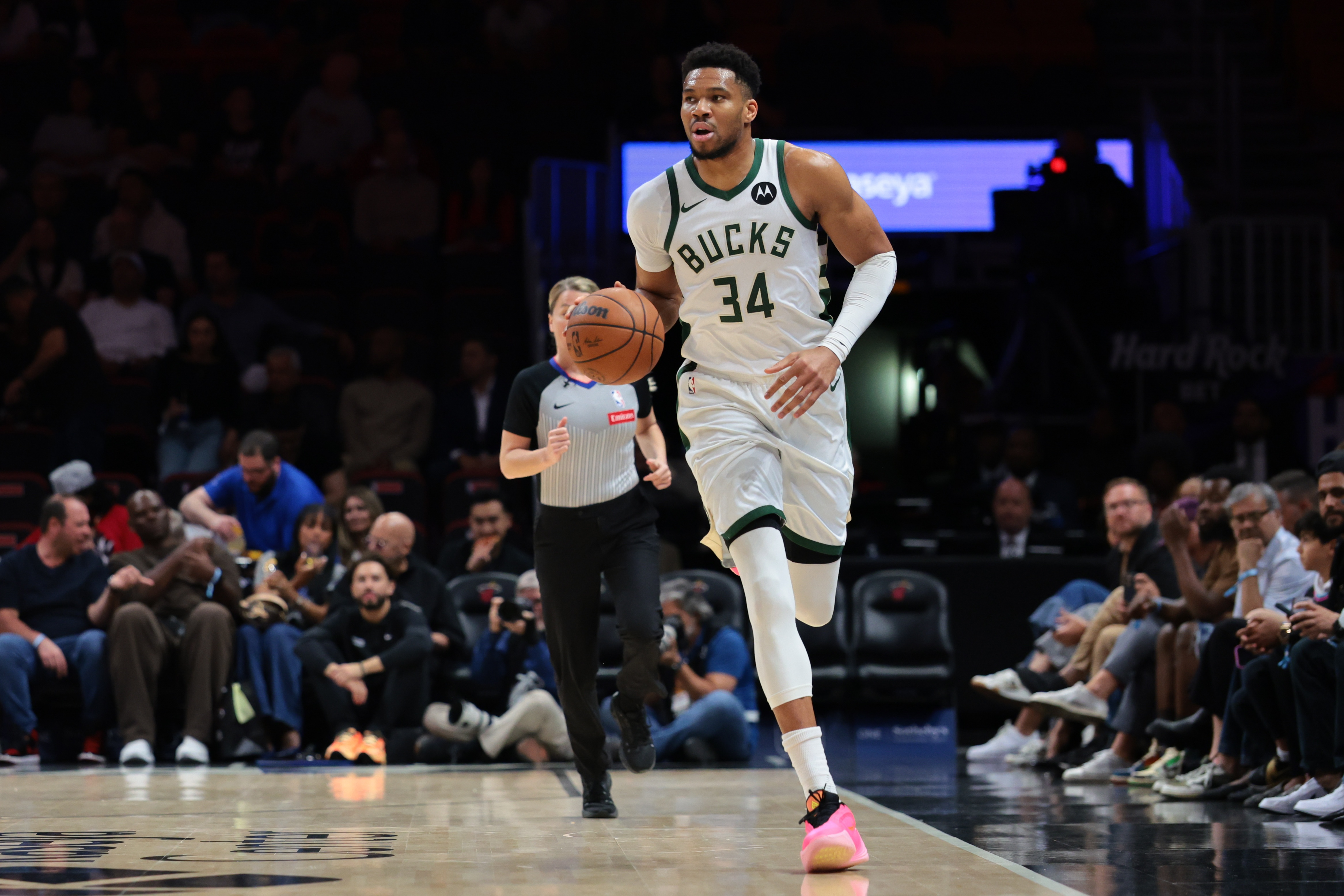 开云中国网站-Shams：字母哥没参与雄鹿选帅 截止日以来他和球队高层没任何沟通