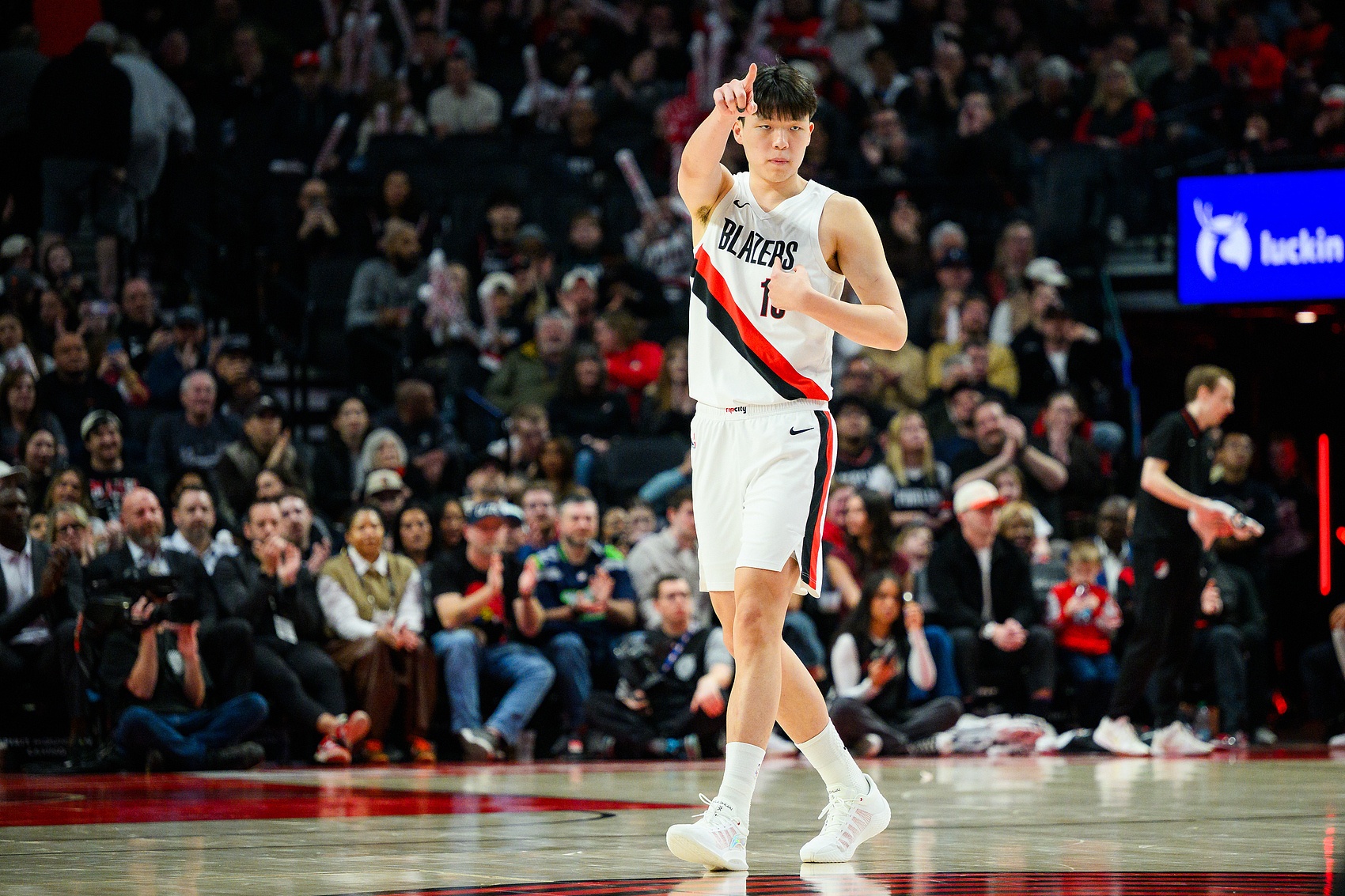 开运体育入口-还要努力！杨瀚森共出战43场 场均7分钟2分1板&amp;命中率31%/12%/82%